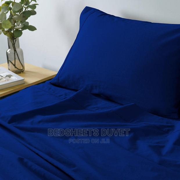 2 Bedsheets and 4 Pillow Cases · Photo 3