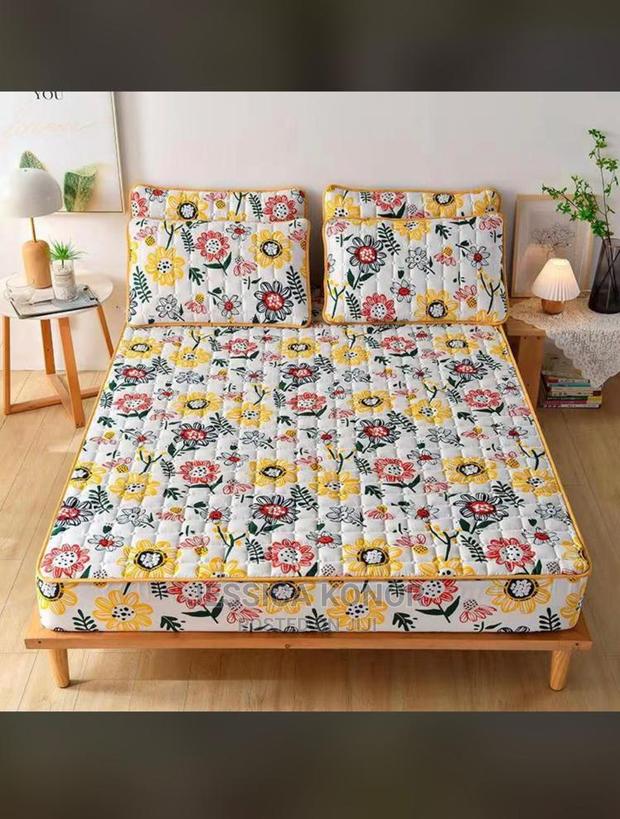 Mattress Cover With Pillowcases · Photo 2