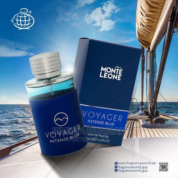 Voyager Intense Blue · Photo 2