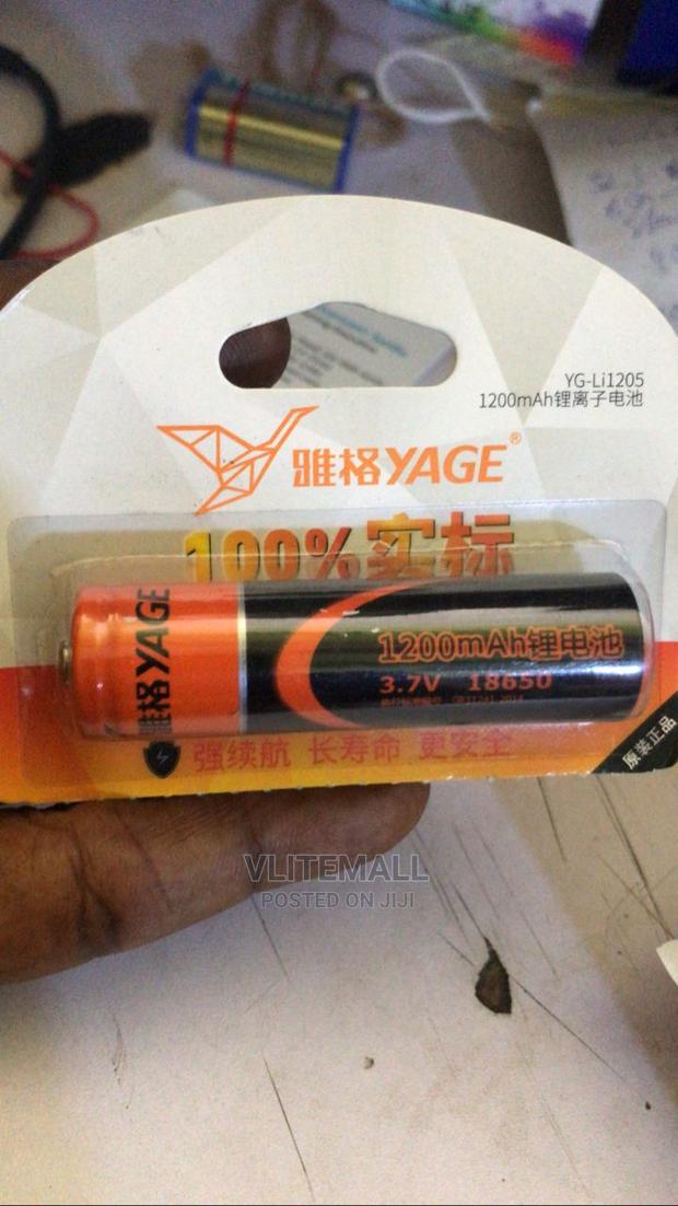 Yage 3.7V Lithium Battery · Photo 2