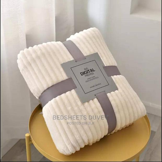 Milky White Blanket · Photo 2