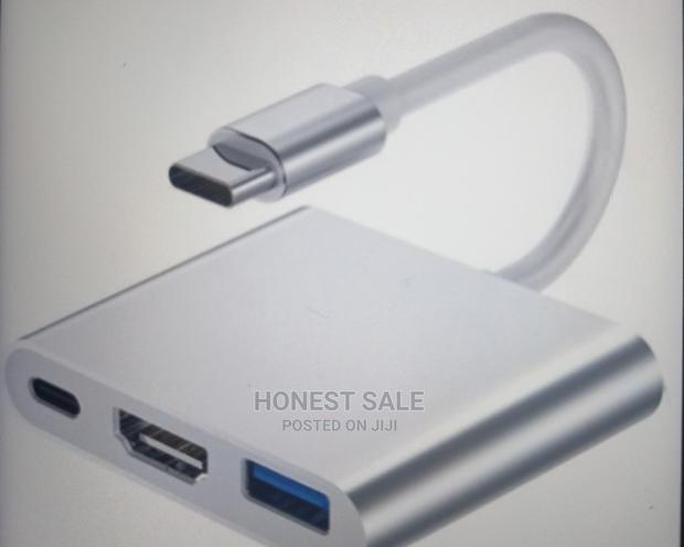 Type C to HDMI 3 in 1 Adapter · Photo 2
