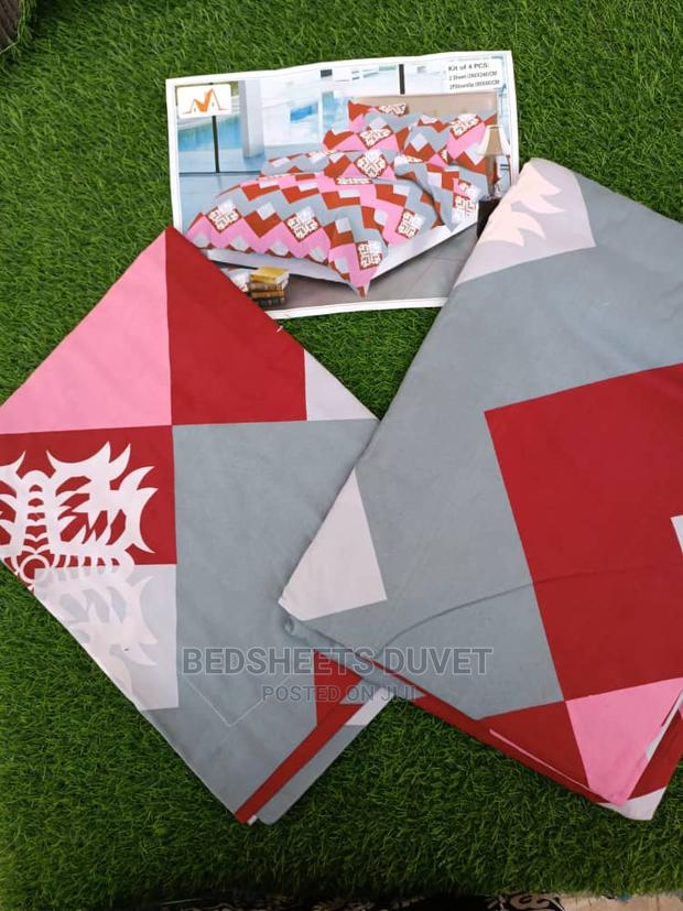 1 Queen Size Bedsheet and 2 Pillow Cases · Photo 2