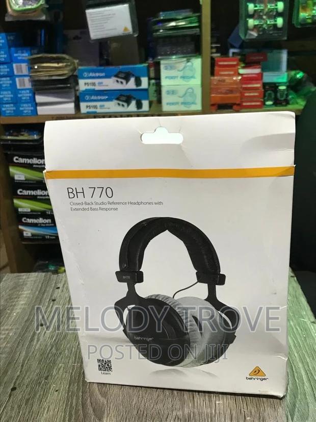 Behringer BH 770 Studio Headphones · Photo 2