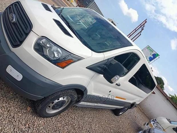 Car Rentals Rent a 15 Seater Ford Transit Buses for Tours · Photo 4