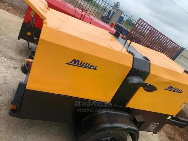 Miller Industrial Wielding Machine 350 A · Photo 2