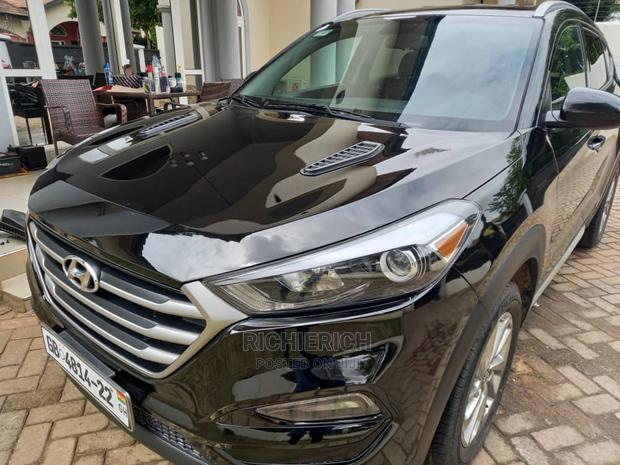 Hyundai Tucson Se 4wd Available for Rent photo 2