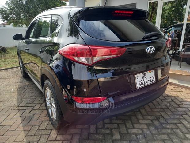 Hyundai Tucson Se 4wd Available for Rent photo 4