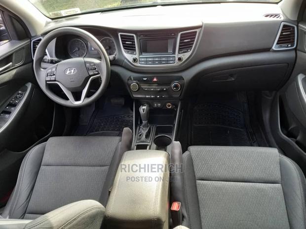 Hyundai Tucson Se 4wd Available for Rent photo 6