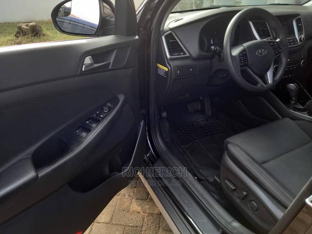 Hyundai Tucson Se 4wd Available for Rent photo 8