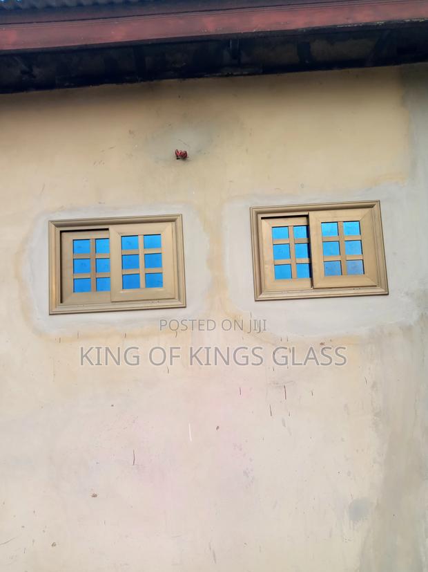 Sliding Windows · Photo 4
