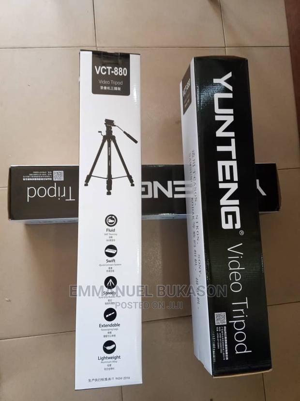 VCT 880 Yungteng Tripod · Photo 3