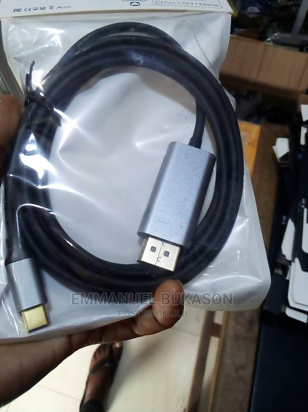Type C to Display Port Cable · Photo 2