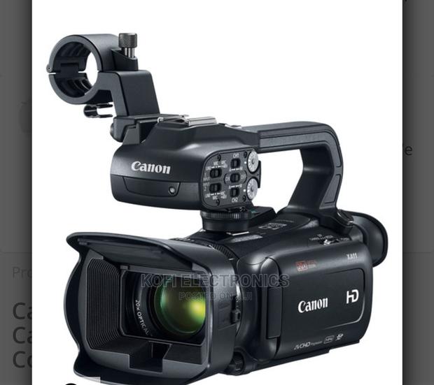 Canon XA11 Compact Full HD Camcorder With HDMI · Photo 2