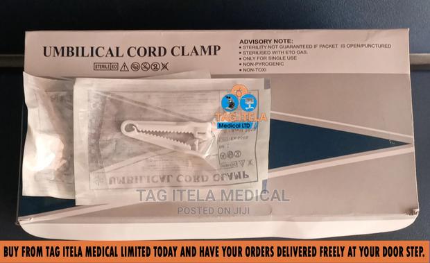 Umbilical Cord Clamp (100pcs) · Photo 2