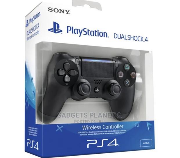 PLAYSTATION Dualshock 4 V2 Wireless Controller - Black · Photo 4