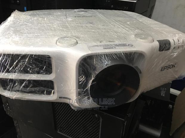 Epson Eb-G485080p Projector