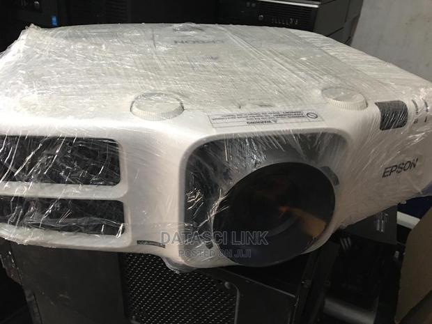Epson Eb-G485080p Projector photo 2