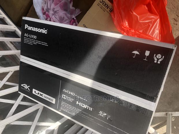Panasonic AG-UX90 UHD Professional Camcorder · Photo 4