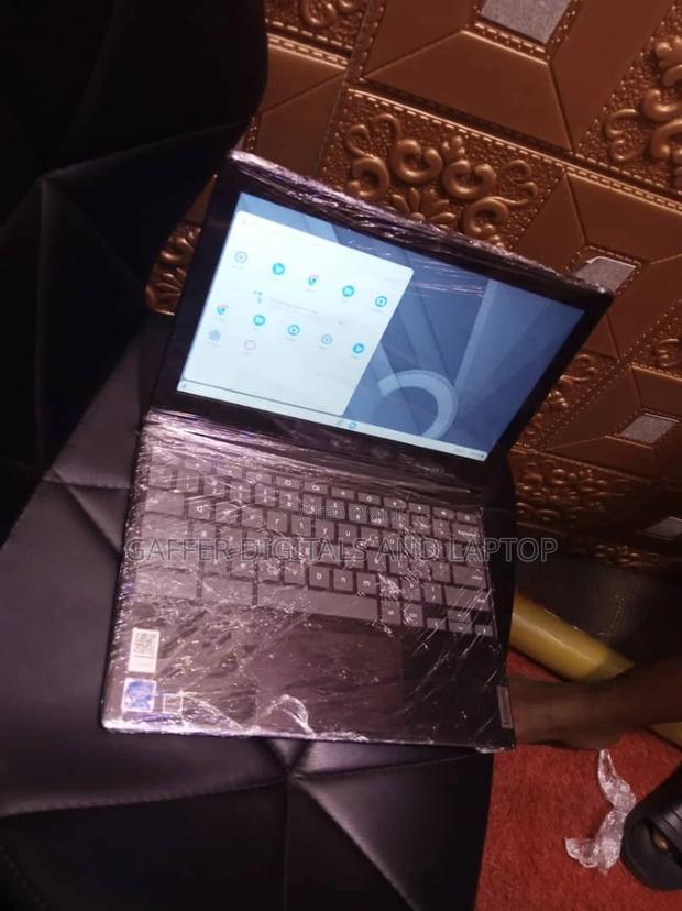 New Laptop Lenovo Chromebook C630 4GB Intel Celeron SSD 160GB · Photo 3