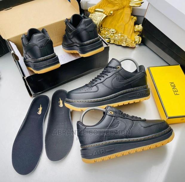 Nike Air Force 1 Luxe Black Gum · Photo 4