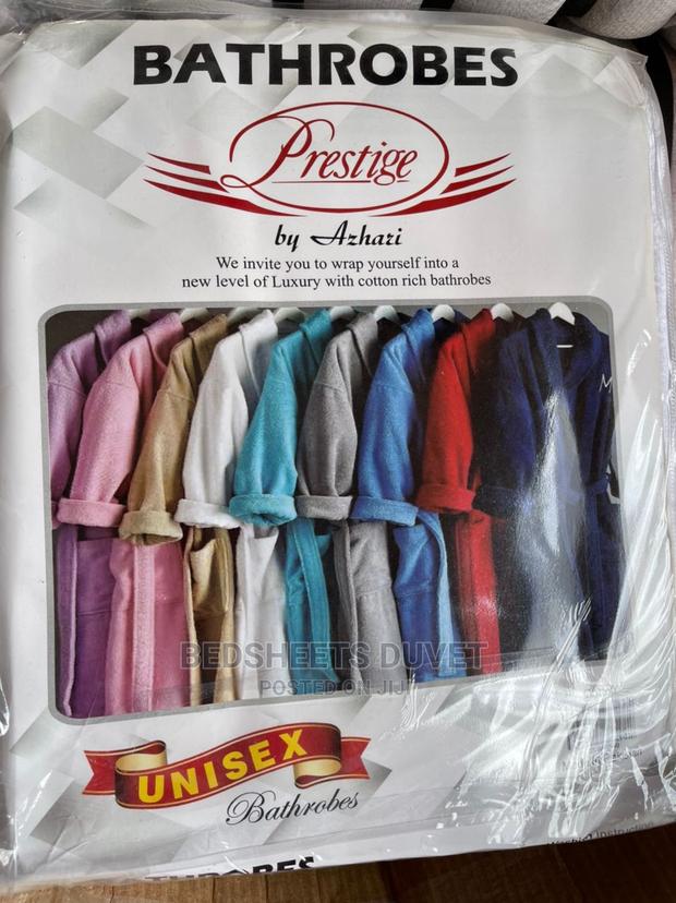 Luxurious Towel Robe · Photo 2