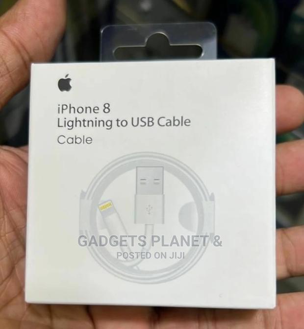iPhone 8 USB to Lightning Cable - 1m · Photo 4