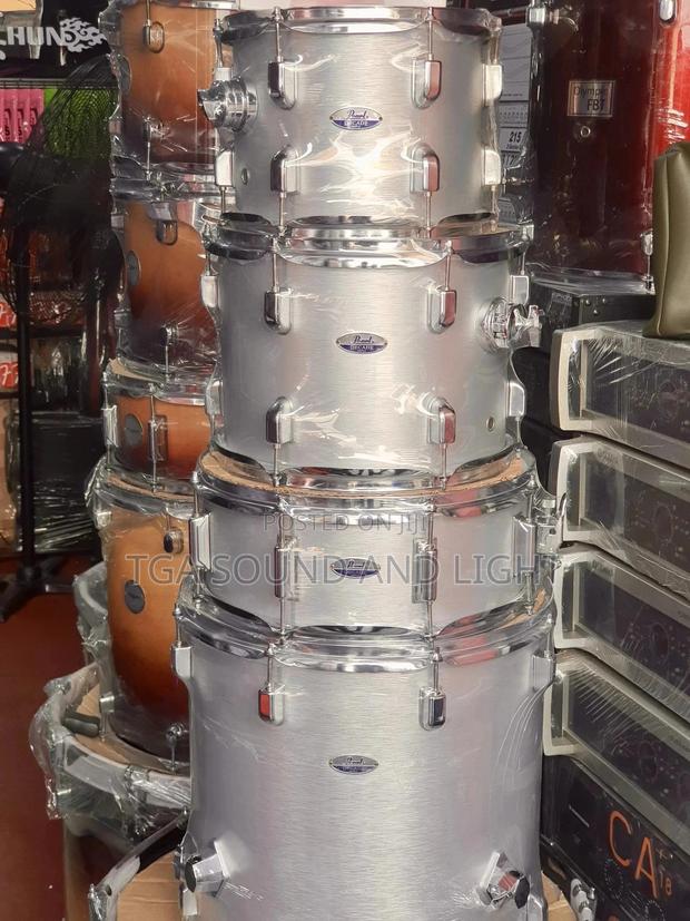 Pearl Decade Complete Drum Set [3 Cymbals] · Photo 4