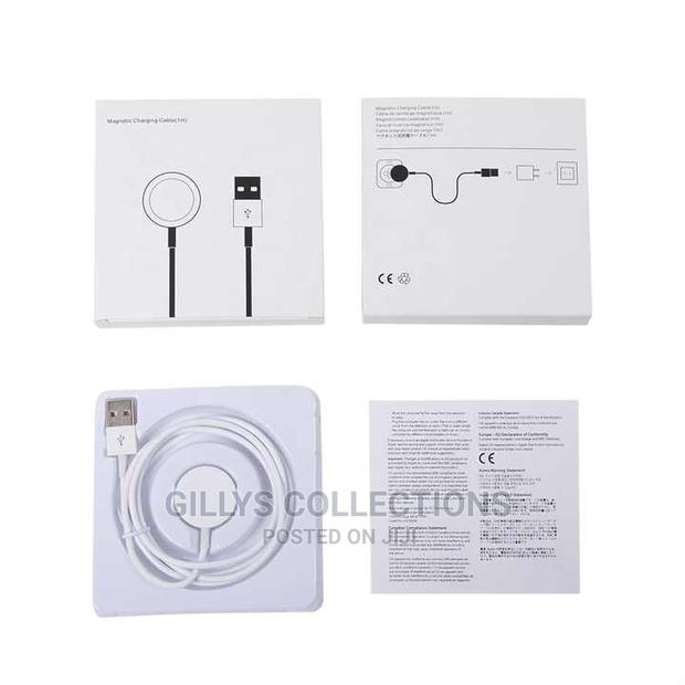 2 in 1 iPhone Charger and Smartwatch · Photo 3