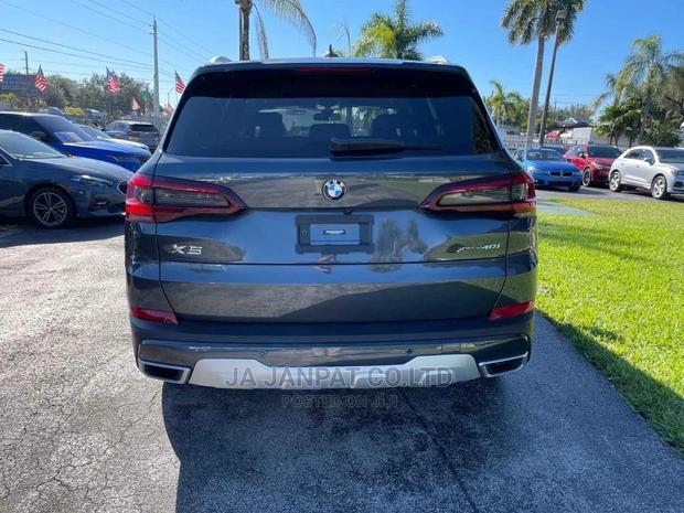 New BMW X5 2022 Gray photo 5