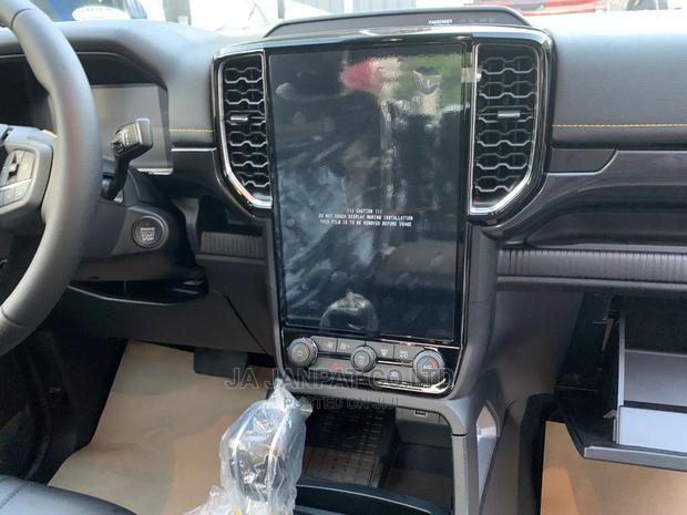 New Ford Ranger 2022 Black photo 3