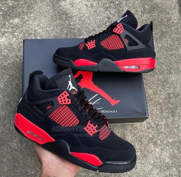 Air Jordan Retro 4 Thunder Red · Photo 4