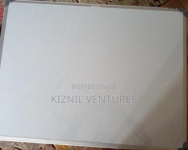 White Board 90cm X 120cm. · Photo 2