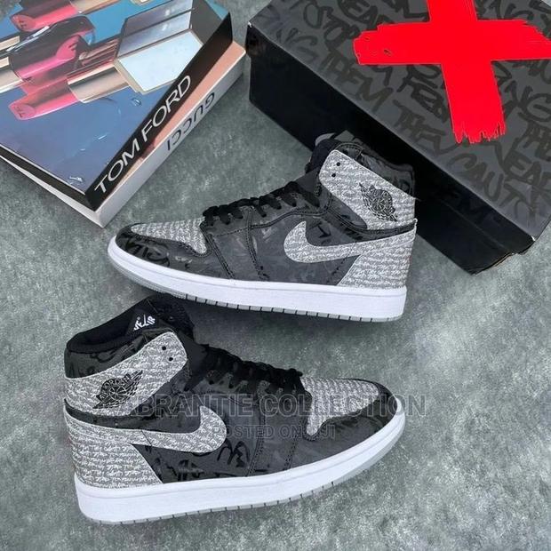 Air Jordan 1 Retro High Rebellionaire · Photo 4