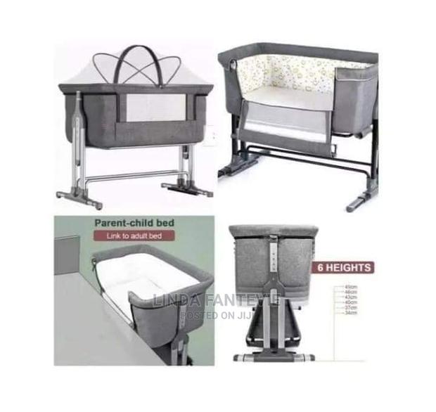 Bedside Baby Cot · Photo 2