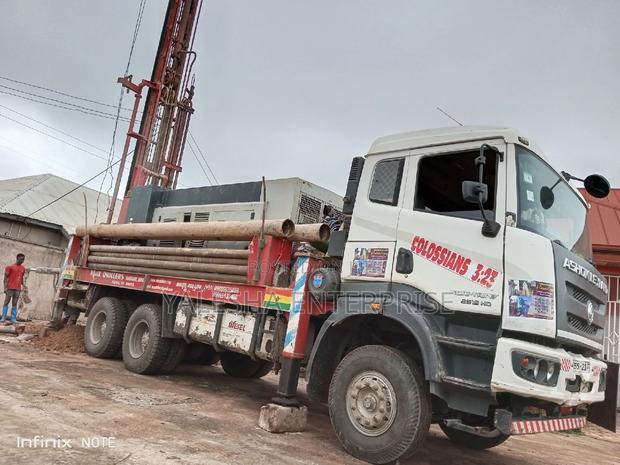Borehole With Big Machine. Both Mechanised and Manual. · Photo 4