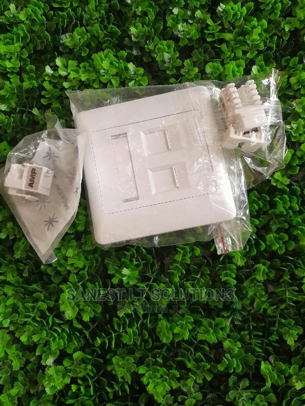 Double Faceplate With Keystone Coms · Photo 3
