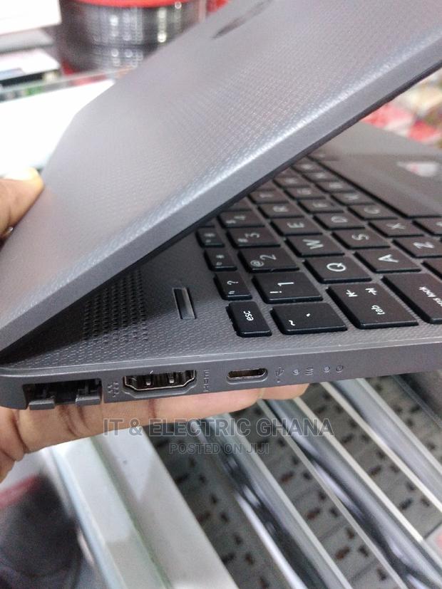 New Laptop HP 250 G8 4GB Intel Core i3 SSD 128GB
