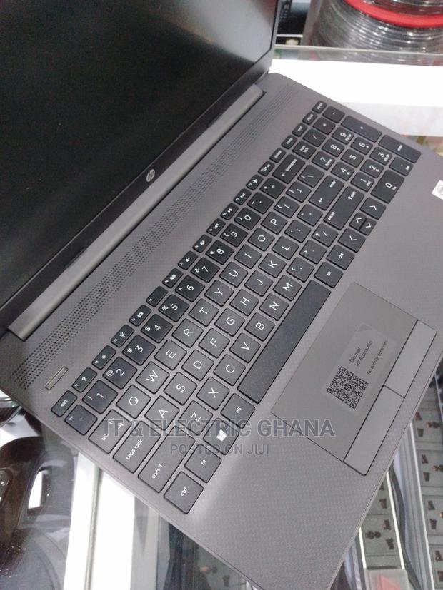 New Laptop HP 250 G8 4GB Intel Core i3 SSD 128GB photo 2