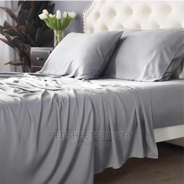 2 Bedsheets and Four Pillow Cases · Photo 2