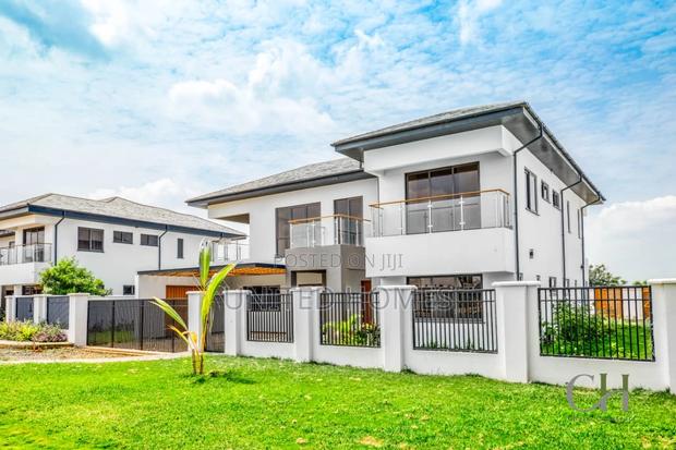5bdrm House in Spintex for Sale · Photo 2