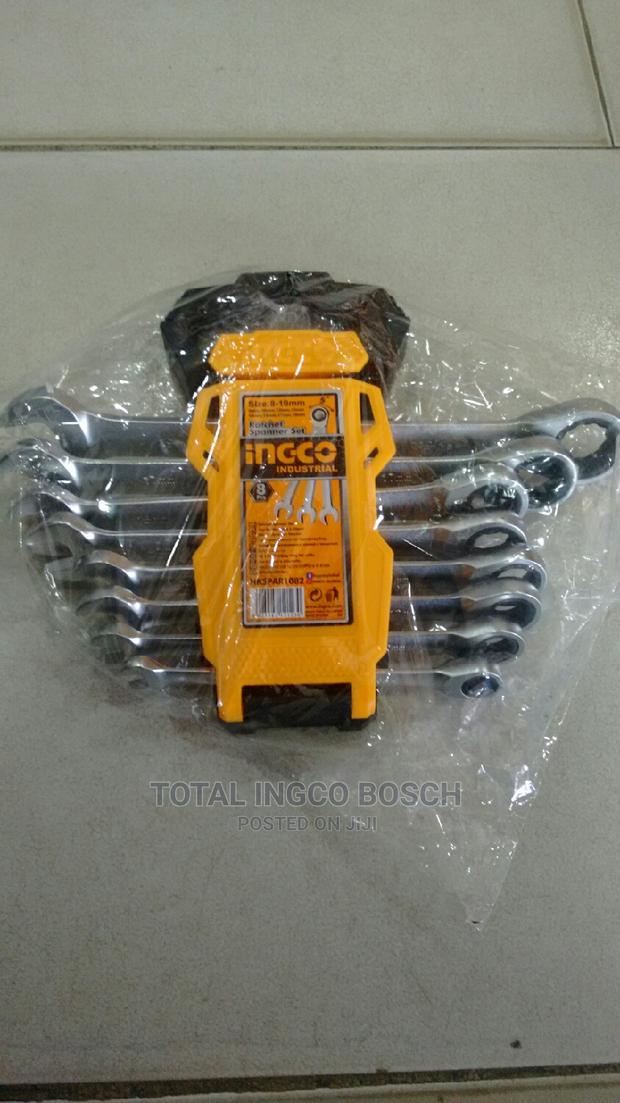 Ratchet Spanner Set: Size 8-19mm · Photo 3