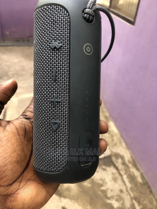 Preowned JBL Flip Essential 2 Bluetooth Speaker In Stock photo 10