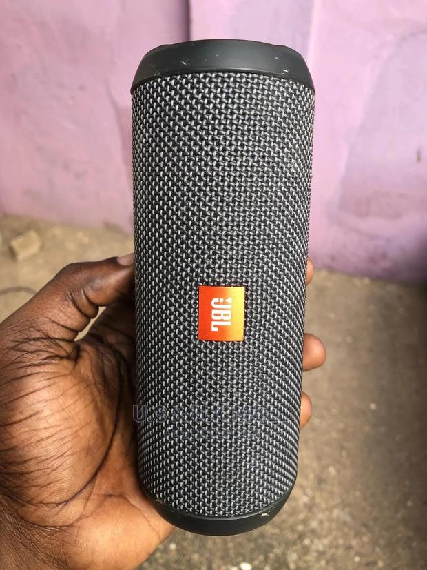 Preowned JBL Flip Essential 2 Bluetooth Speaker In Stock photo 11