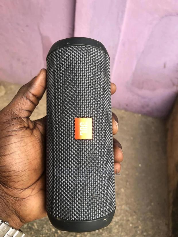 Preowned JBL Flip Essential 2 Bluetooth Speaker In Stock photo 12