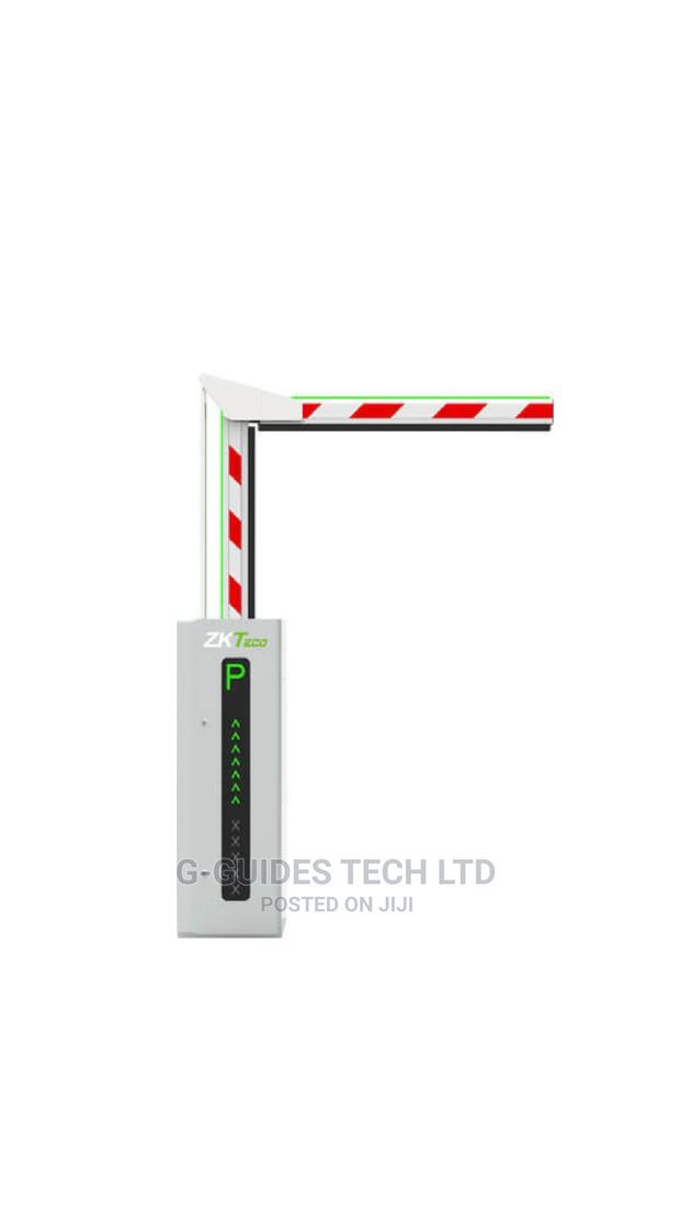 Zkteco PRO Bg3060l Parking Barrier With 6M Boom · Photo 3