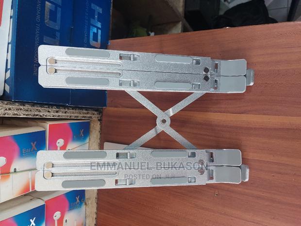 Metal Laptop Stand (Alminium Metal) · Photo 4