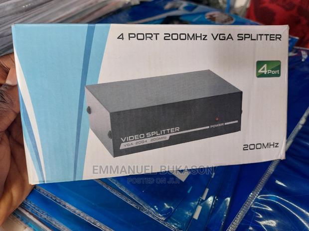4 Port VGA Splitter · Photo 3