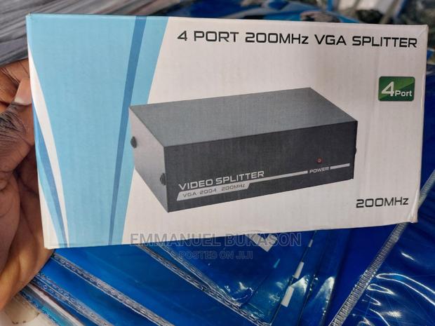 4 Port VGA Splitter · Photo 4