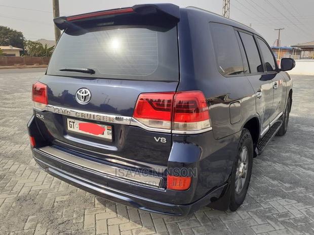 Land Cruiser For Rent